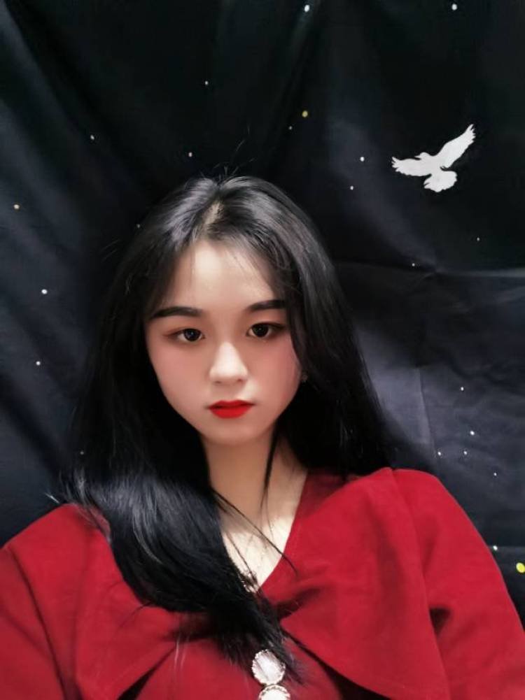 嗷呜嗷呜---贵州省·贵阳市·清镇市-快手 抖音-有简单的影棚和摄影师,还有专门的文案编辑,自己出片可以同时负责后期,出图快且专业,是学广告摄影专业的,可以接测评,视频制作,买家秀卖家秀,商品图等等