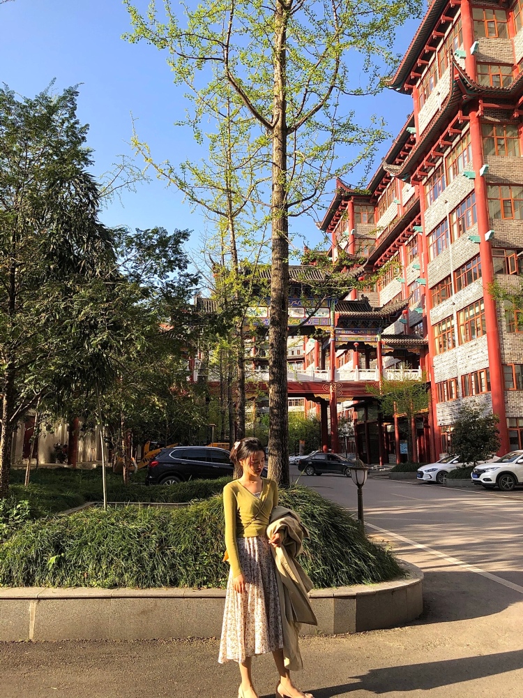 月亮🌙-浙江省·杭州市·上城区--160 100斤 接各种寄拍买家秀 会p图  极速出图，态度认真负责