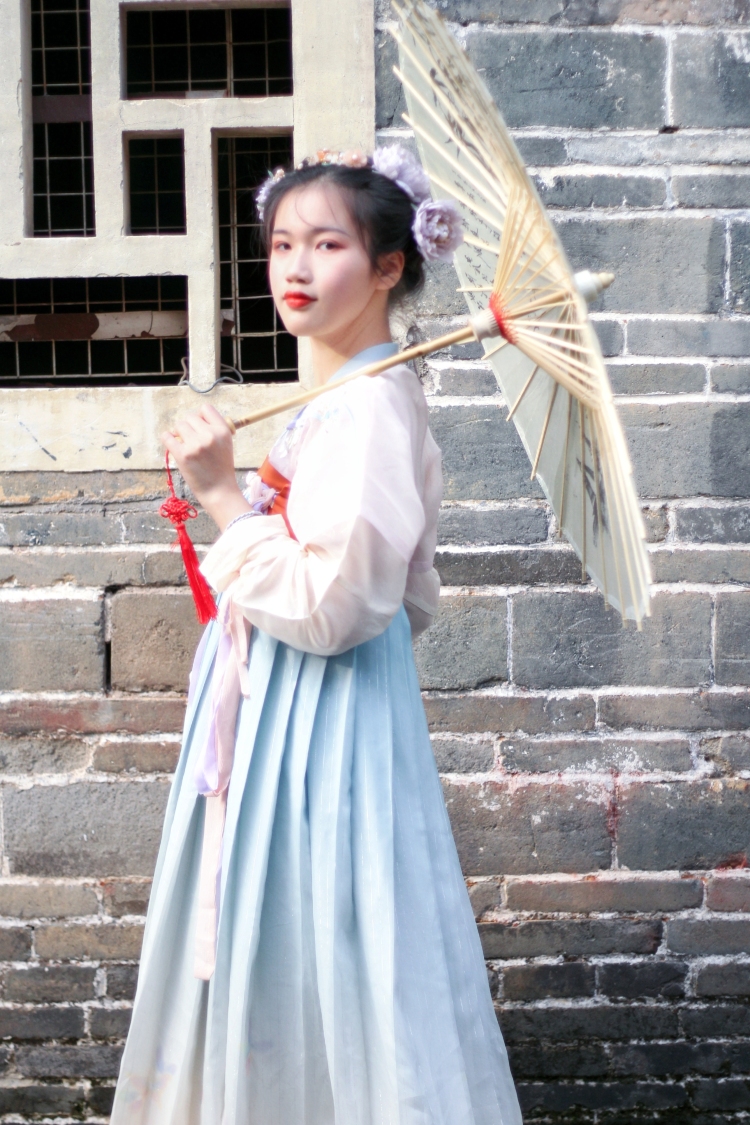 悠悠-江西省·赣州市·章贡区--我是一个有点肉的女生,先说一下我的体重
110斤
161cm
可以接受网拍约拍
希望我的合作对象有合作主题。如果符合他的创作主题。的道具可自带