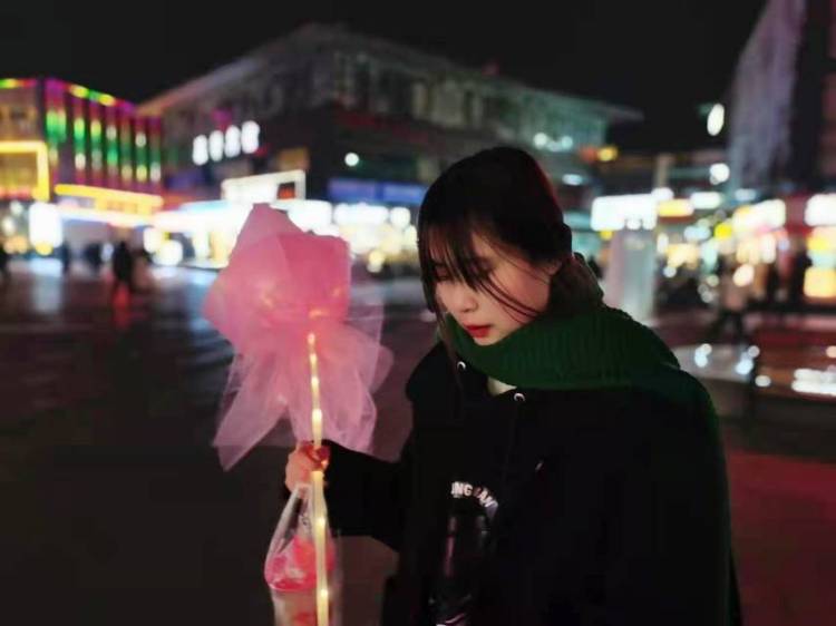 猫七-山东省·济南市·长清区-抖音,***-身材高挑,会穿搭,会拍照。买家秀,种草,寄拍,送拍,校园推广。