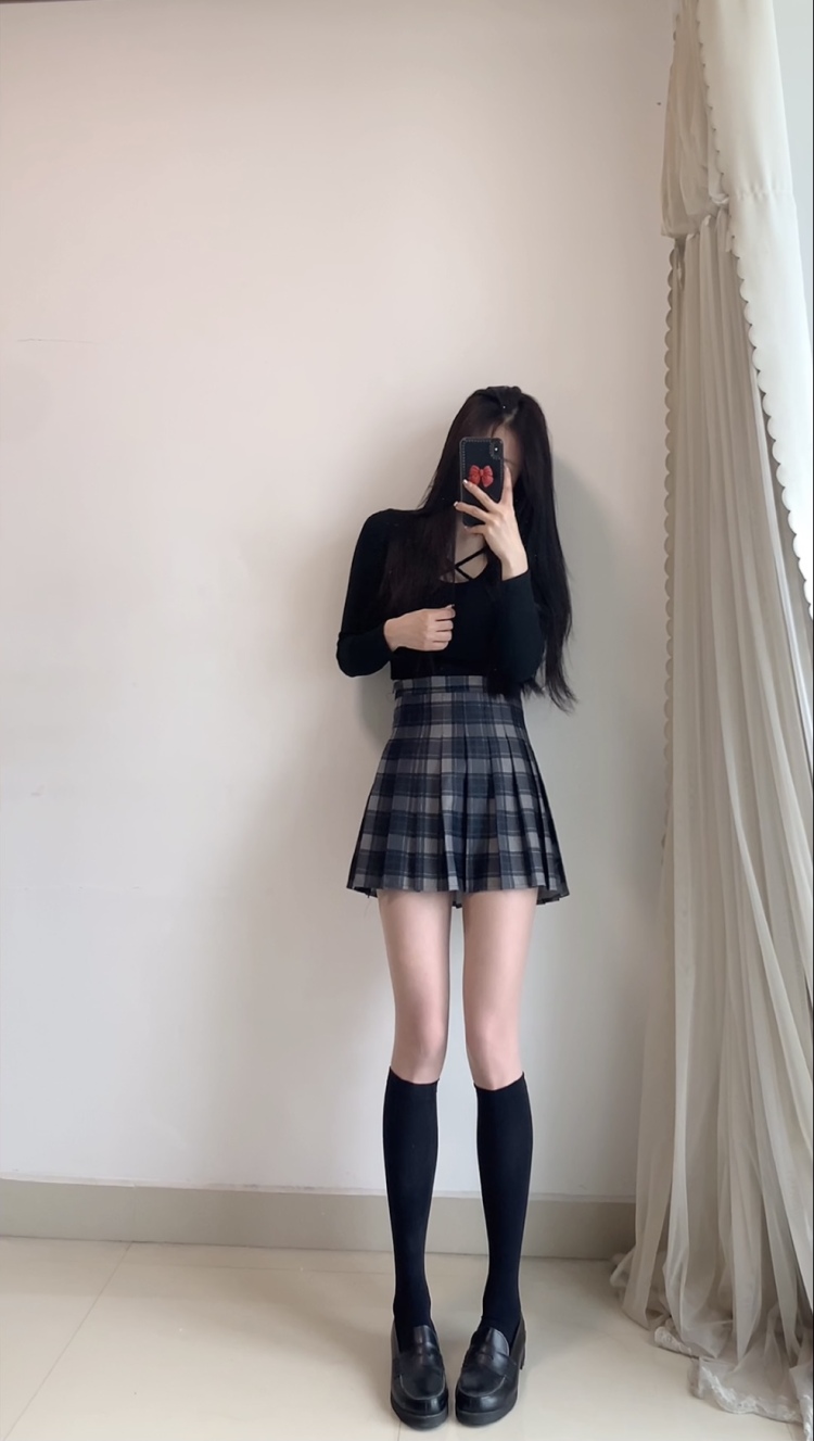 腿腿-江西省·南昌市·青山湖区-抖音，快手，***-抖音快手30万粉丝，自带流量，擅长短视频创作，主要服装内寄拍推广模式，有合作意向的商家可联系