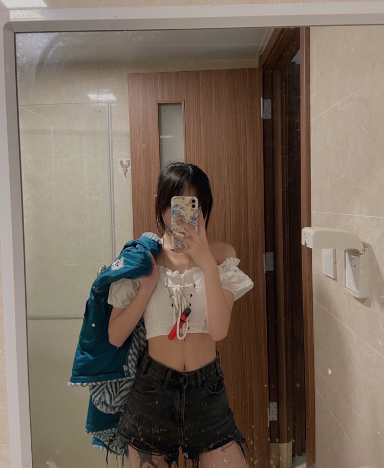 是欣欣-广东省·珠海市·香洲区--身高168 体重96斤 可接服装买家秀 寄拍 送拍 熟练p图 出图速度快!有意可联系!