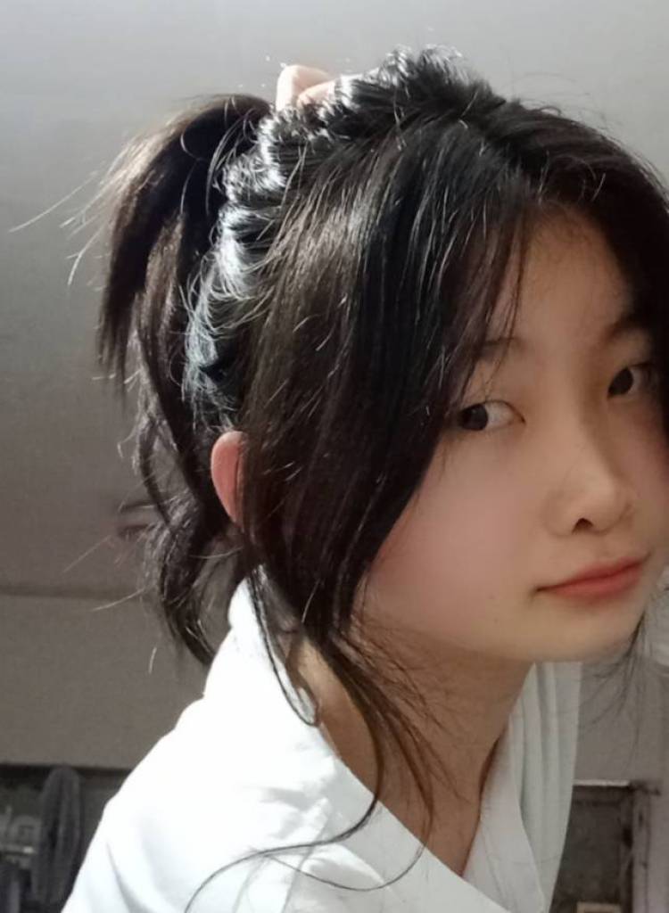 u-湖南省·常德市·澧县-*** 快手-学生兼网拍模特(有正规公司签) 商家可直接联系我 可拍衣服(吊带 jk 阔腿裤 群子都可) 会摆拍 家有拍摄工具 看上的商家可接 由于是学生 收到货后不能第一时间拍照 所以不能催 不能有时间限制 其它