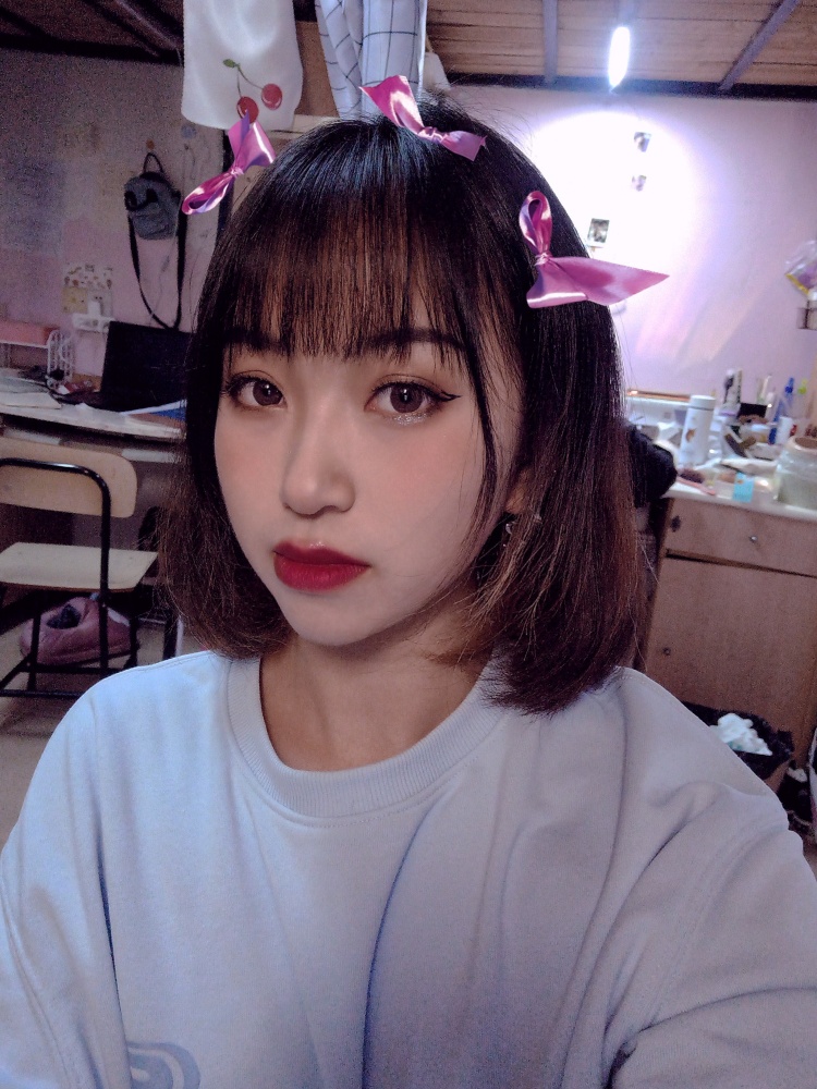Hazel-湖南省·长沙市·岳麓区--擅长jazz舞蹈 做美甲 化妆 
英语专业学生  硬笔字好看