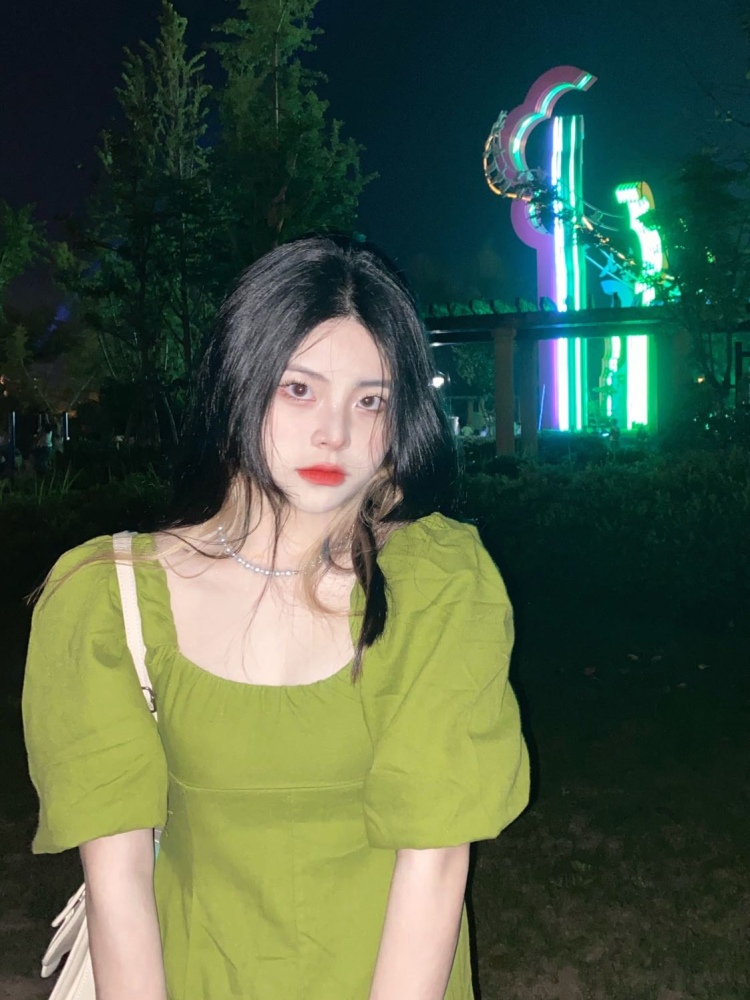 泡菜魚o.-湖北省·武汉市·江夏区--爱好拍照 短视频 长相可盐可甜 有眼缘的商家快来 可接(衣服 包包 化妆品 美瞳 )