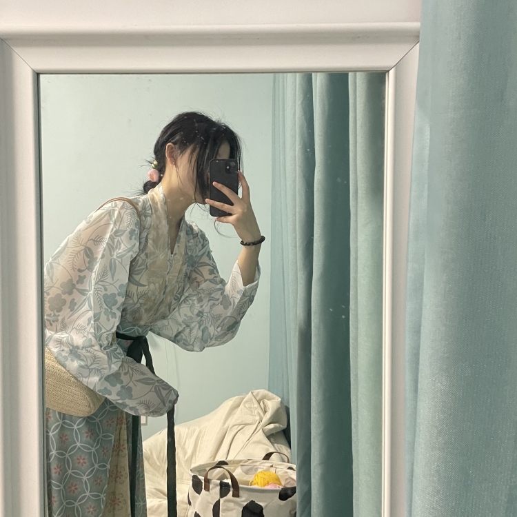 甜皮鸡-四川省·成都市·双流区--身高165体重97,价格可商议,希望接寄拍,不固定风格,擅长搭配、自拍、对镜自拍、五官局部拍摄和修图,可接汉服、日常服装、帽子、包包、配饰等