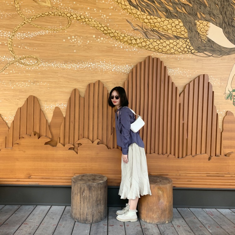 文姬奶奶不姓罗-广西壮族自治区·北海市·银海区-微博-我是服装设计专业的学生,会自己P图,排版,会使用PS,希望可以接寄拍