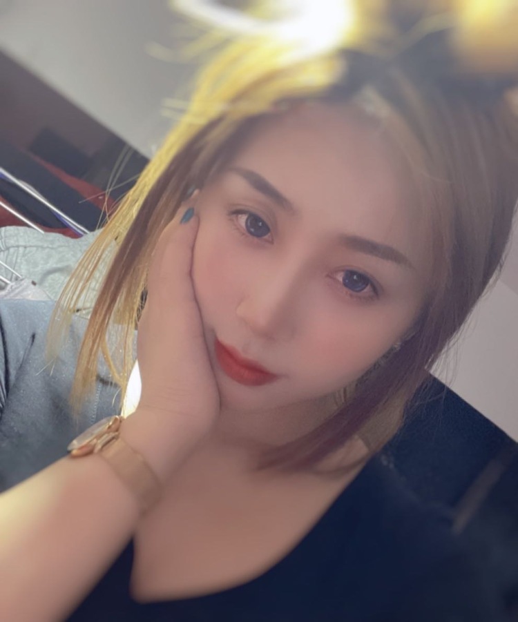 思思-吉林省·松原市·宁江区--大家好 我是一名新人 在***被种草的 想接一些寄拍 会P图  抖音有自己的短视频 ***有自己分享和化妆的一些视频 感兴趣的可以联系我 谢谢啦