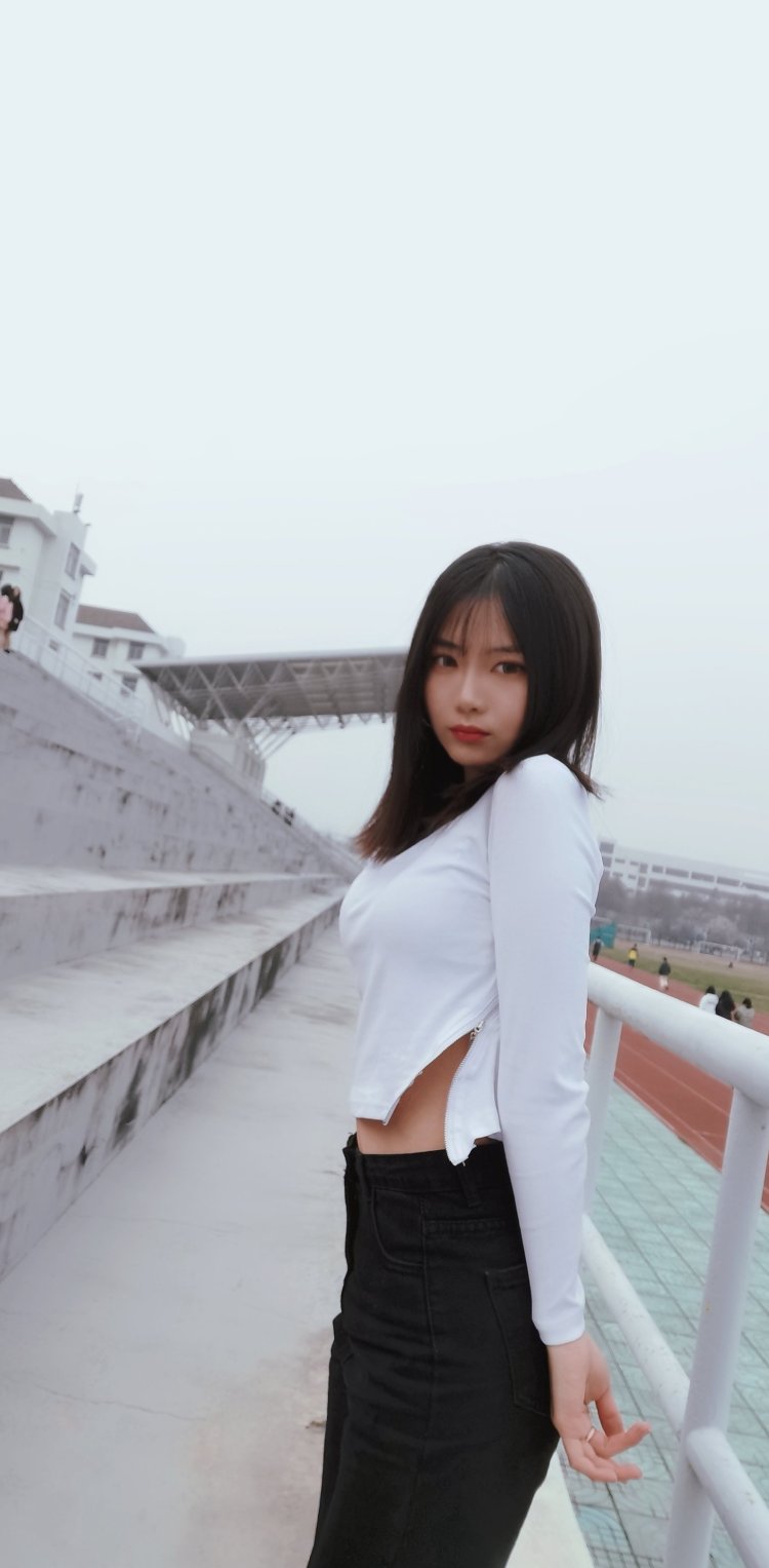 请悦悦喝果汁-江苏省·淮安市·淮阴区--钢琴十级，会唱歌跳舞。
五官精致，身材姣好，怼脸拍和全身照都可。
可接淘宝寄拍，探店打卡，短视频推荐，软文种草等推广，拍照风格多变，会更好的展示商品的用途和美感。
不接暴露。