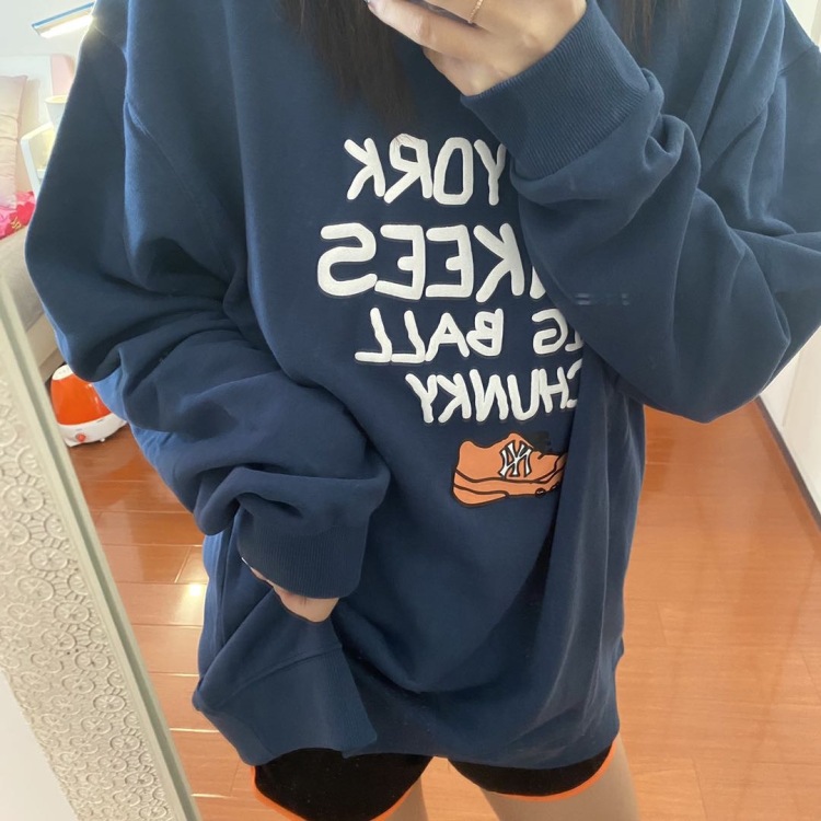 Yyyyyy-陕西省·榆林市·榆阳区--本人编导专业毕业，会简单p图，网购小达人，喜欢买买买，想网上寄拍的可以找我呀 ，喜欢自己的爱好也可以为自己带来一份小收入