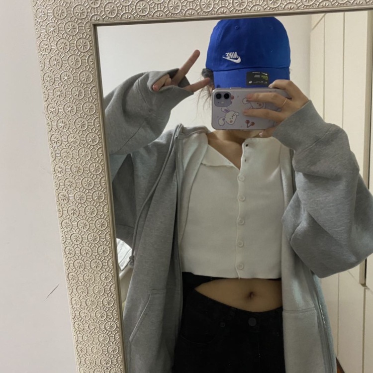 Yyyyyy-陕西省·榆林市·榆阳区--本人编导专业毕业，会简单p图，网购小达人，喜欢买买买，想网上寄拍的可以找我呀 ，喜欢自己的爱好也可以为自己带来一份小收入