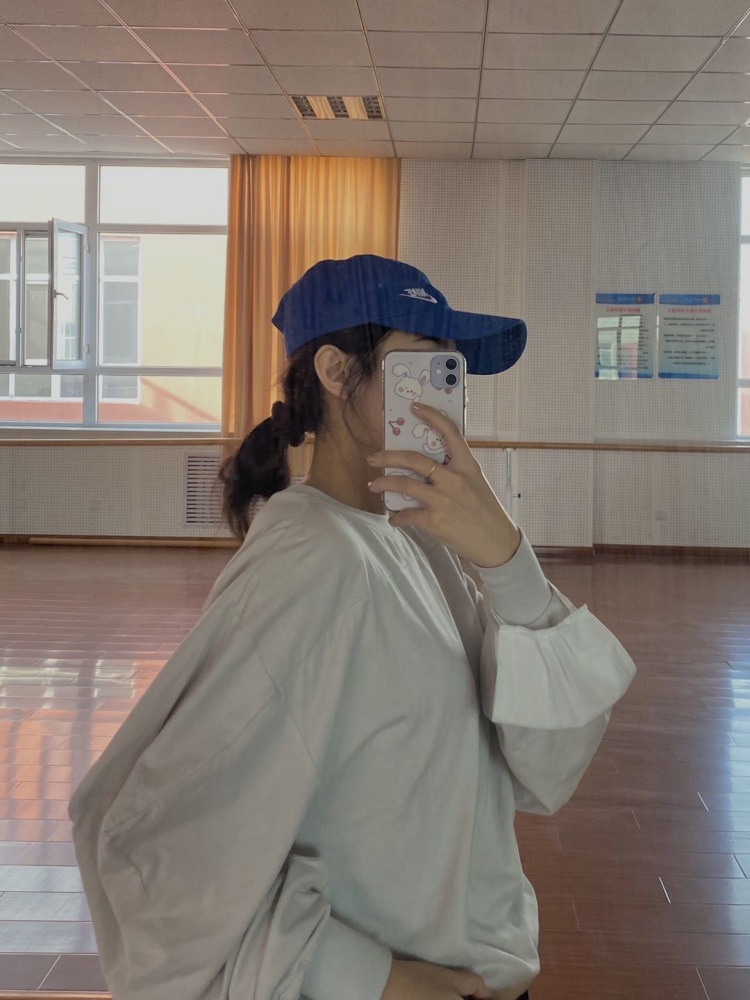 Yyyyyy-陕西省·榆林市·榆阳区--身高165，体重98，特长对镜自拍，希望网上寄拍的小伙伴可以看到啦，价格可商量，只是喜欢拍拍拍和买买买