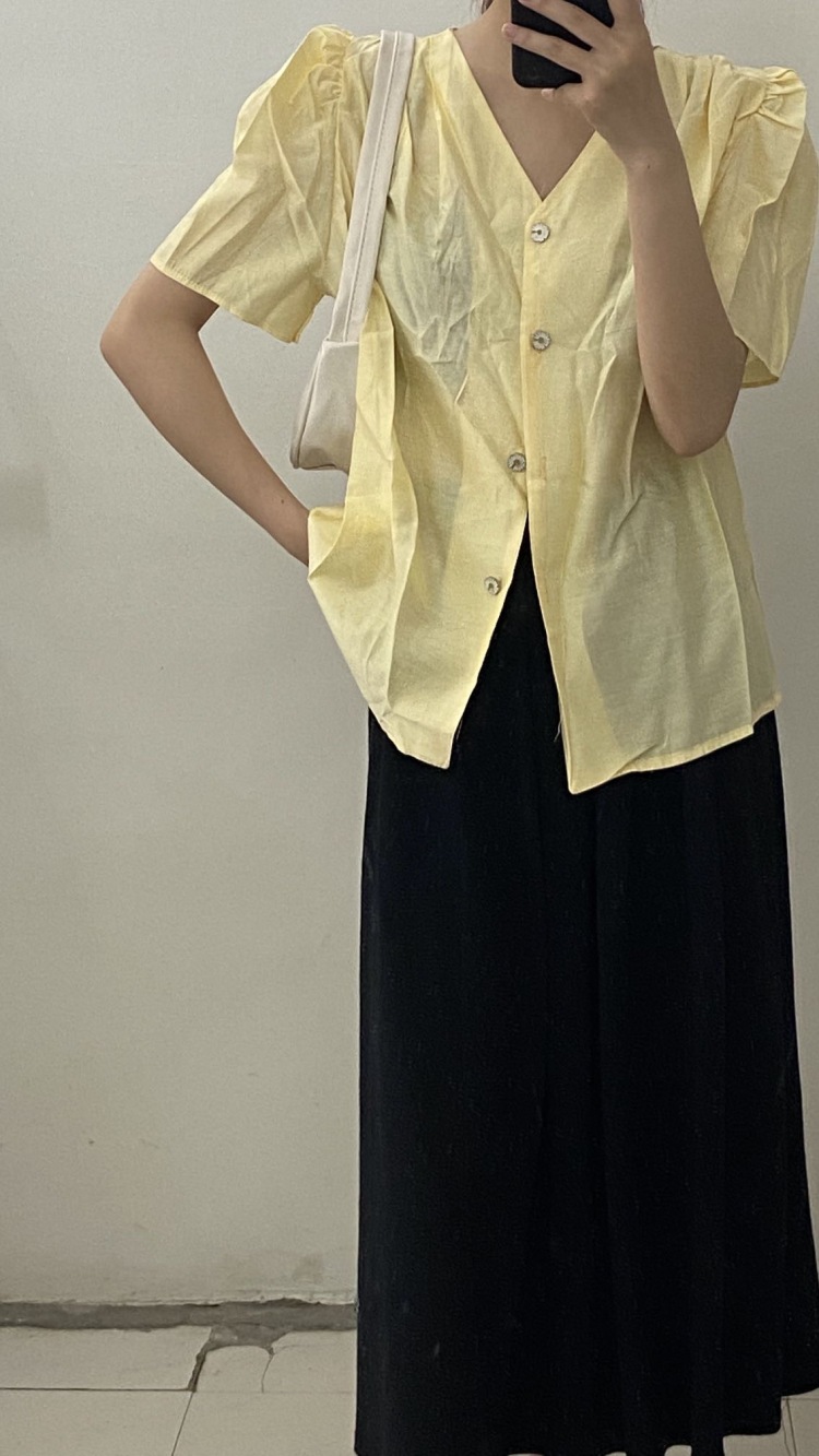 step-江苏省·苏州市·吴中区-抖音/微博/***-哈喽哈喽～身高160体重80，想接服饰寄拍！风格都可～比较擅长简约风和休闲风～