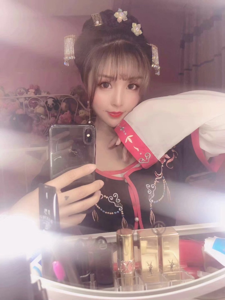 💗心有灵犀。-四川省·成都市·金牛区-抖音，***，微博-身高162，体重98，擅长化妆和自拍，简单修图，做过兼职平面模特，做过主播，有寄拍买家秀和试用测评经验。
接美妆、服装、鞋包、美瞳等品类寄拍，价格详谈。