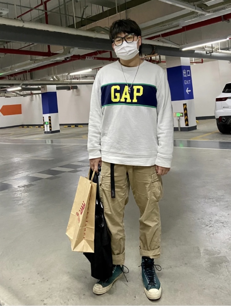 蒋承新-江苏省·苏州市·姑苏区-***-大家好！我是苏州新晋网红：蒋承新
想接网拍和买家秀或者线下打卡探店 会认认真真的完成要求 服饰或者装饰品都可以 摄影p图在线 出图快 效果好  180cm   80kg 欢迎大家跟我合作
艺名：蒋承新