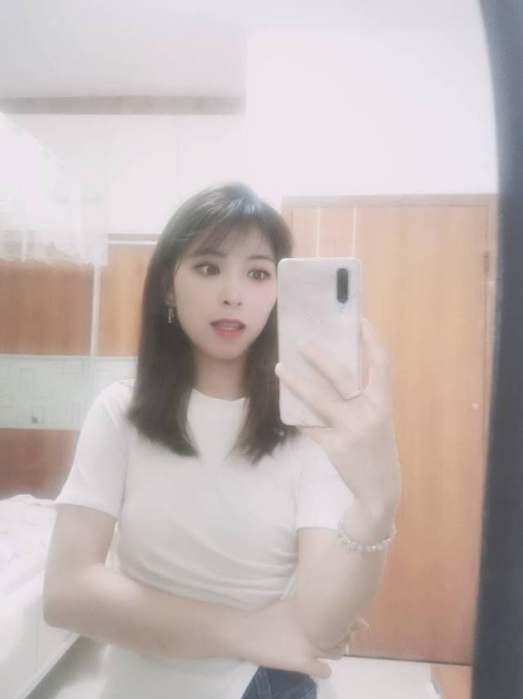 🎀 Momoko🎀-广东省·广州市·荔湾区--可约买家秀 寄拍 淘宝带货 视频带货 探店vlog 短视频带货 开箱测评 态度好脾气好
