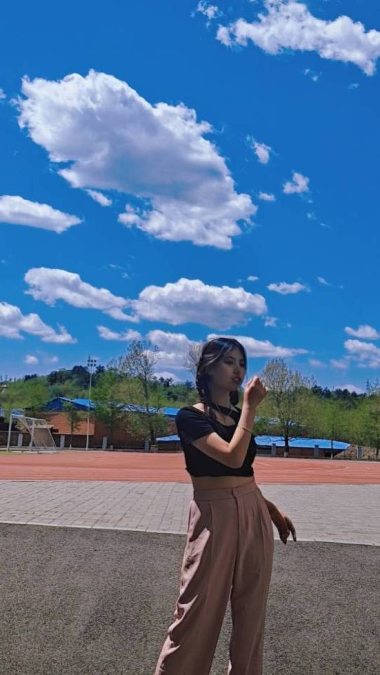 🚫对方忙线中-辽宁省·丹东市·元宝区-抖音，快手，***，B站-性格好，好说话，会拍照修图，拍视频剪视频，希望能收到寄拍的单子，可做独家模特，有意向做起步网红和种草姬