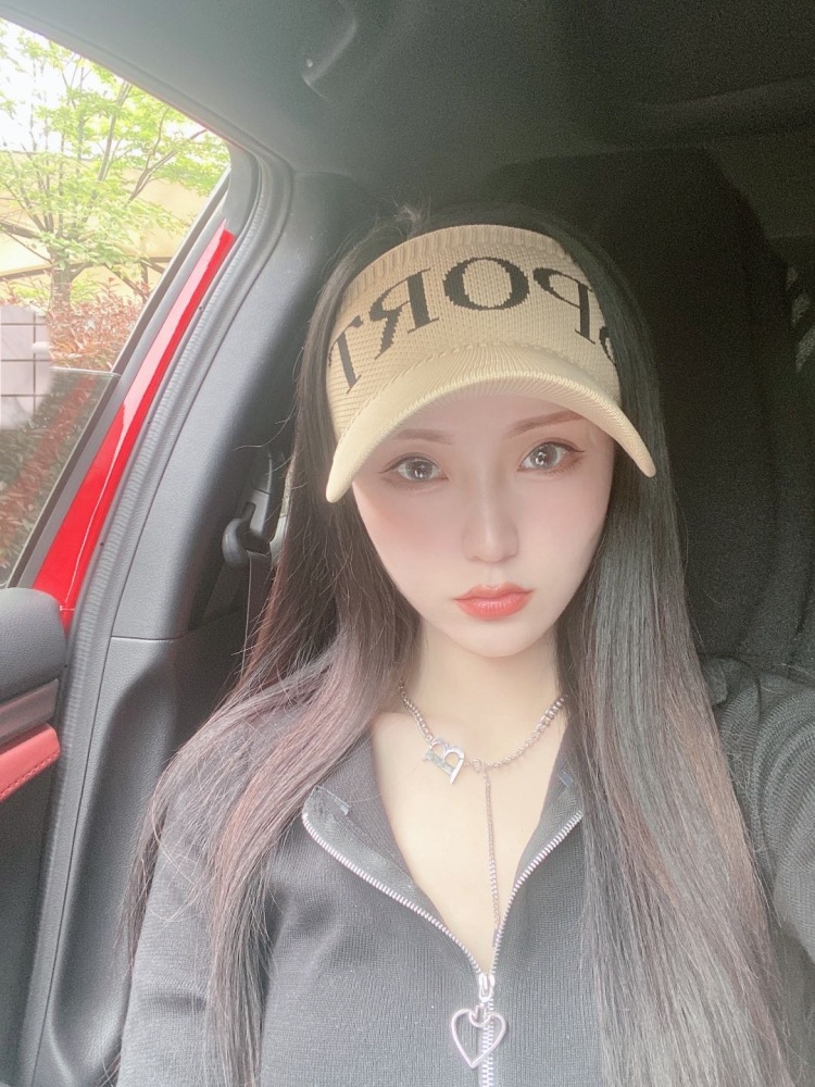 Laymaй-湖北省·武汉市·江岸区--特长：热爱化妆，愿意去研究妆容变化。喜欢拍照和分享招聘，身高168体重96。接待范围：因为目前素人一个，但是买家秀、免费试用，评价文案都还不错。