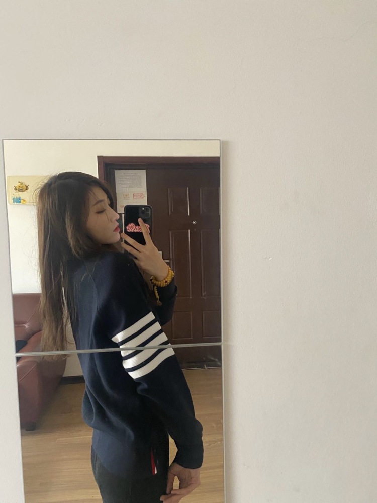 💙💜🖤-辽宁省·大连市·旅顺口区--身高176 体重110 健身女
抖音3800粉
接衣服寄拍 辣妹御姐风格为主