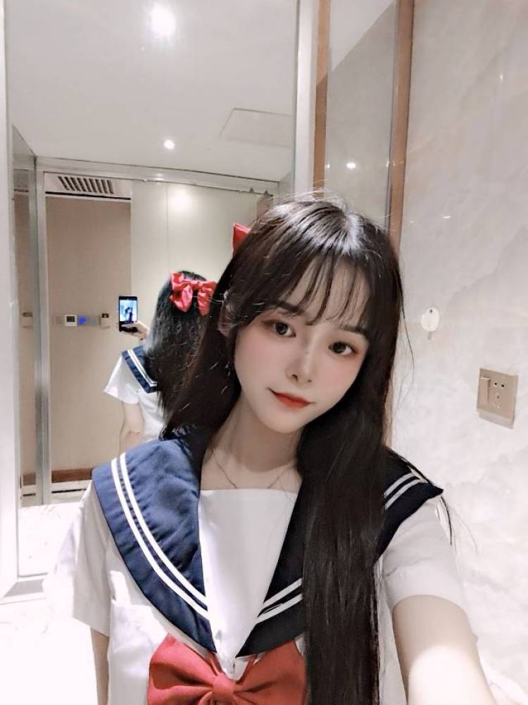 🧚-湖南省·长沙市·岳麓区-抖音 *** 快手-19岁 身高164体重92  爱拍照 会p图 长相甜美 各种衣服裙子的风格都能尝试 买家秀寄拍接单