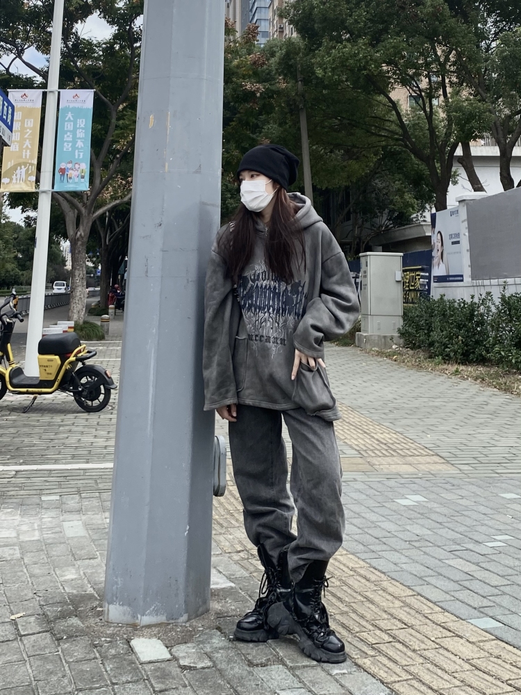 丸一呐呐-浙江省·绍兴市·嵊州市--接寄拍 买家秀等 风格接受度高 可盐可甜 拍照上镜 会自己p图 都可商量