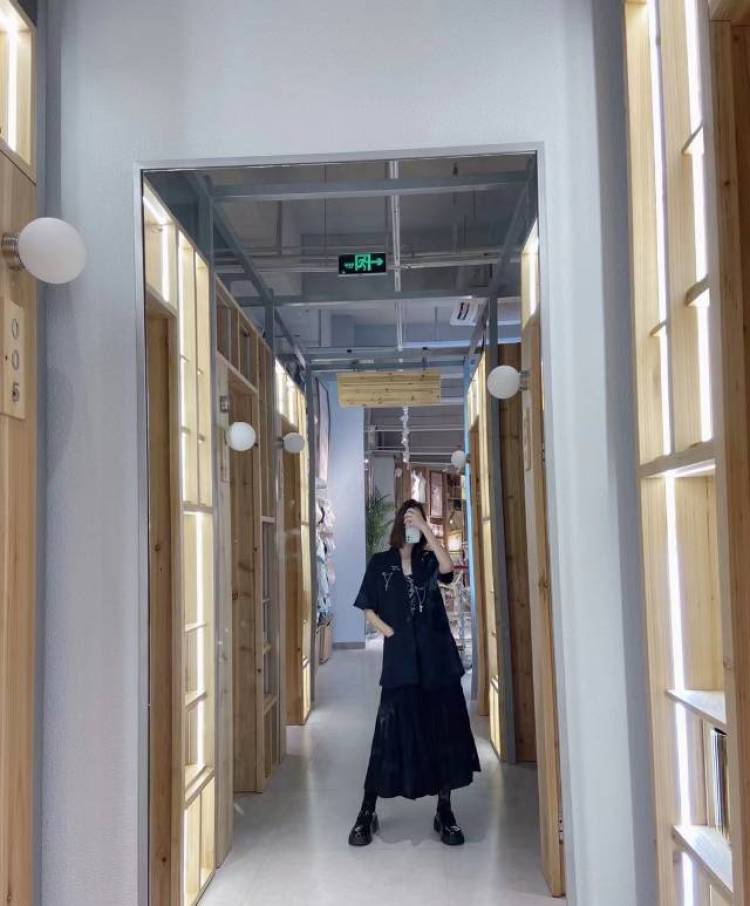 Промах-广东省·东莞市·凤岗镇-快手 抖音 ***-会拍照修图
接寄拍 也可约拍
任何风格都可