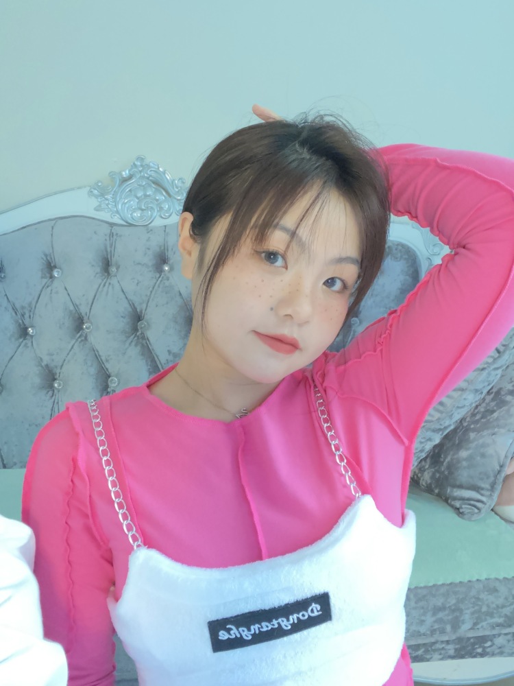 拾壹-江苏省·苏州市·常熟市--接商家，淘宝寄拍，会拍照修图，有买家秀拍摄经验，纯欲，甜辣，休闲风居多，其他也可尝试