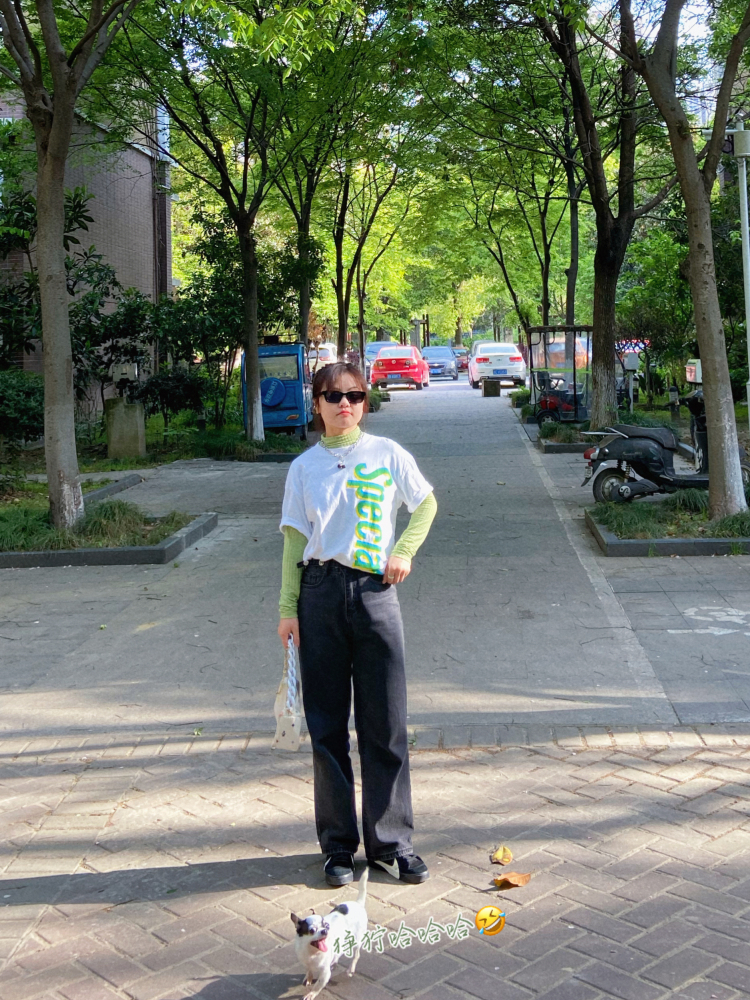 拾壹-江苏省·苏州市·常熟市--接商家,淘宝寄拍,会拍照修图,有买家秀拍摄经验,纯欲,甜辣,休闲风居多,其他也可尝试