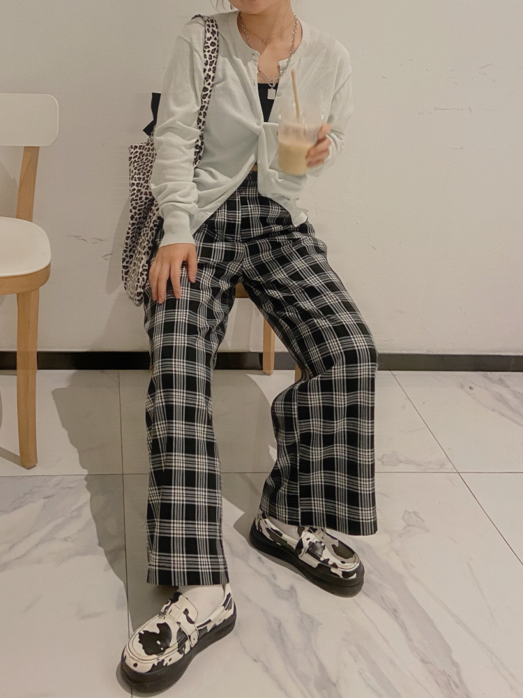 拾壹-江苏省·苏州市·常熟市--接商家，淘宝寄拍，会拍照修图，有买家秀拍摄经验，纯欲，甜辣，休闲风居多，其他也可尝试