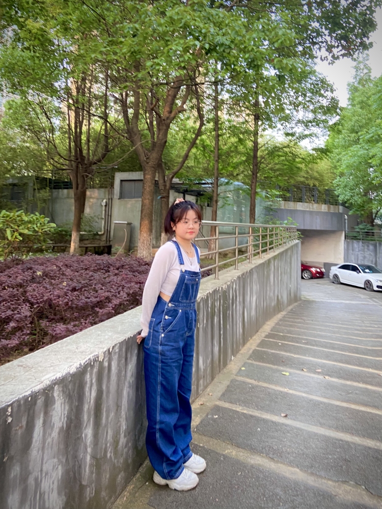 拾壹-江苏省·苏州市·常熟市--接商家，淘宝寄拍，会拍照修图，有买家秀拍摄经验，纯欲，甜辣，休闲风居多，其他也可尝试