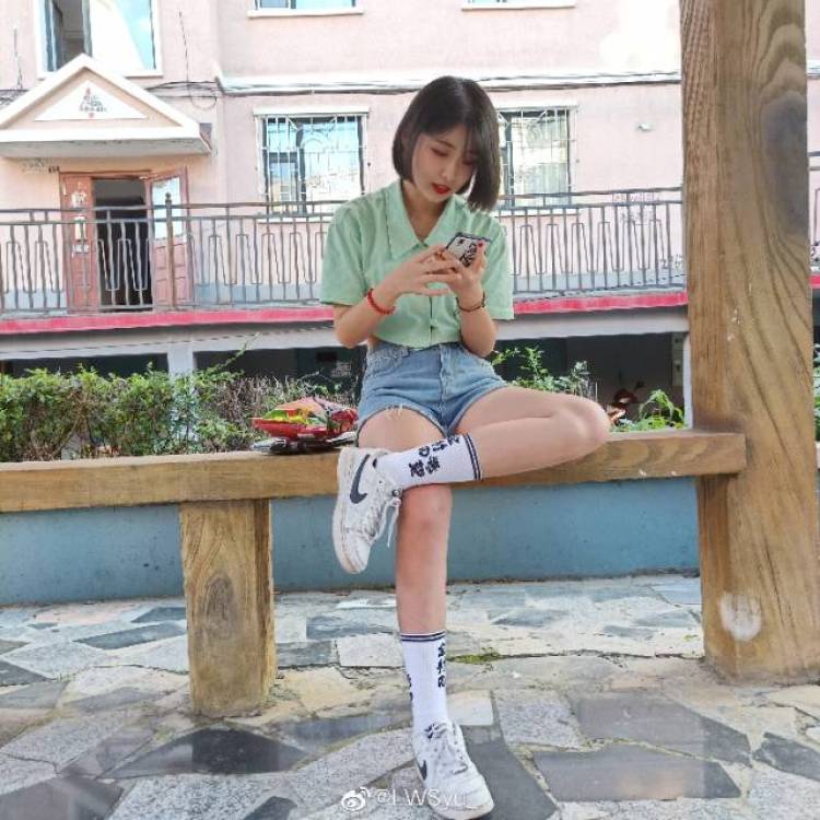 人间伏特加🍸-吉林省·延边朝鲜族自治州·延吉市-抖音 微博 *** 快手-会化妆 身材比例很好  探店打卡 买家秀 淘宝逛逛种草 网游测评
