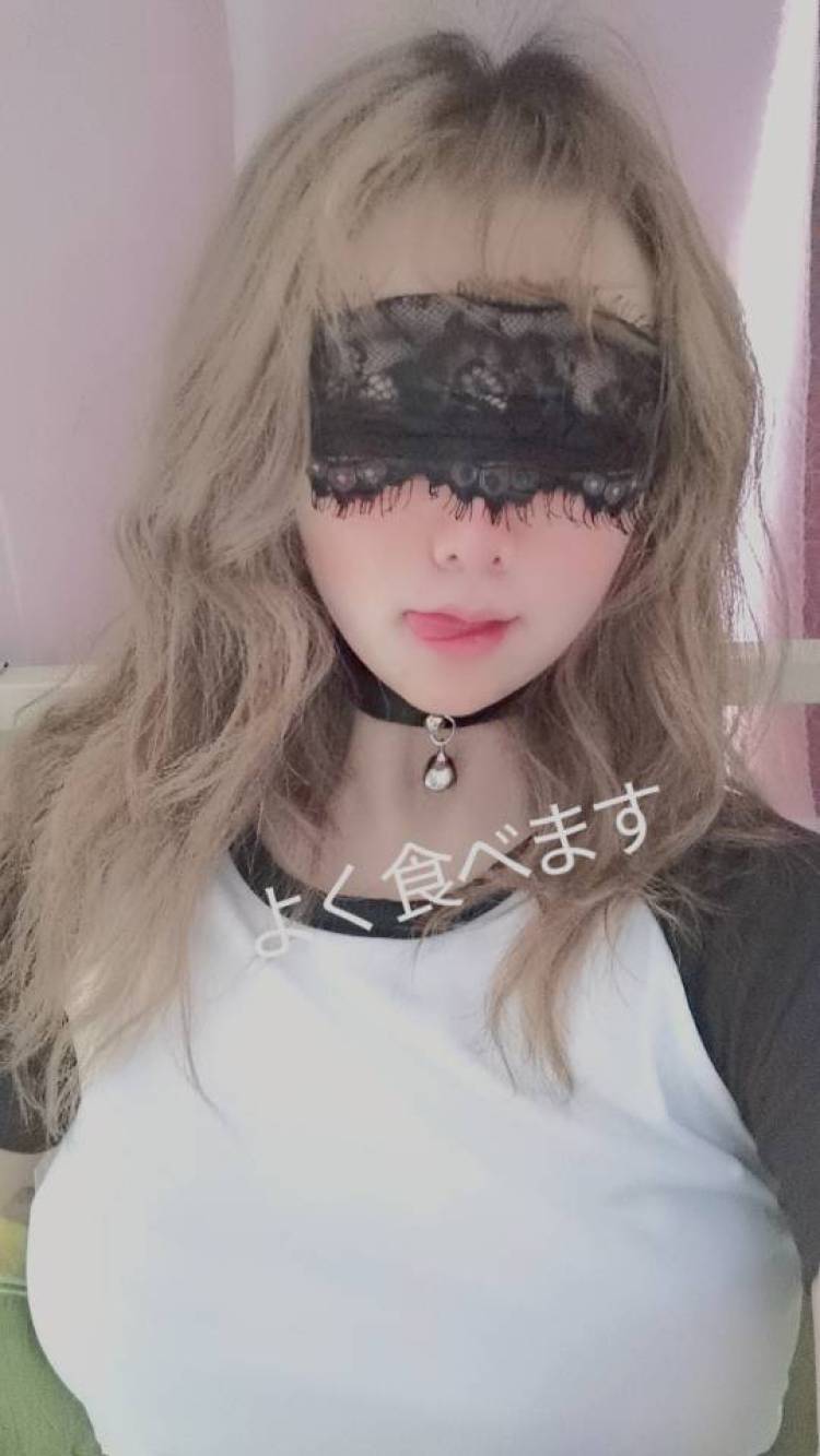 🍭-四川省·成都市·金牛区-抖音，快手-大二学生一枚
喜欢拍照会p图，短视频创作者
身高165，体重102
风格多样，偏性感风
接寄拍，买家秀
出图快，态度认真
