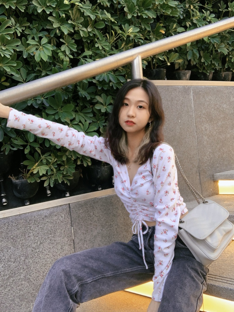 🍙-广东省·广州市·天河区-奶味蓝小龙-擅长：探店打卡、服装搭配、拍摄修图，可接受多种风格。
***主营探店打卡和好物分享，可接ootd
身高160，体重40kg
可接：寄拍、淘宝买家秀、探店打卡、美妆测评