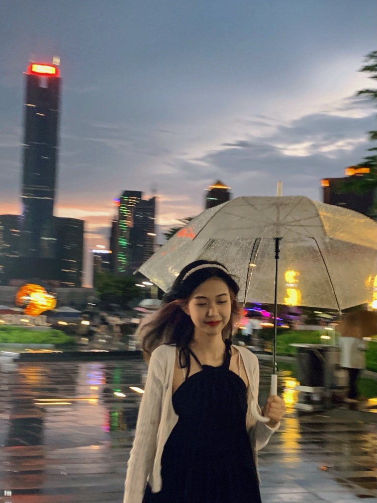 🍙-广东省·广州市·天河区-奶味蓝小龙-擅长：探店打卡、服装搭配、拍摄修图，可接受多种风格。
***主营探店打卡和好物分享，可接ootd
身高160，体重40kg
可接：寄拍、淘宝买家秀、探店打卡、美妆测评