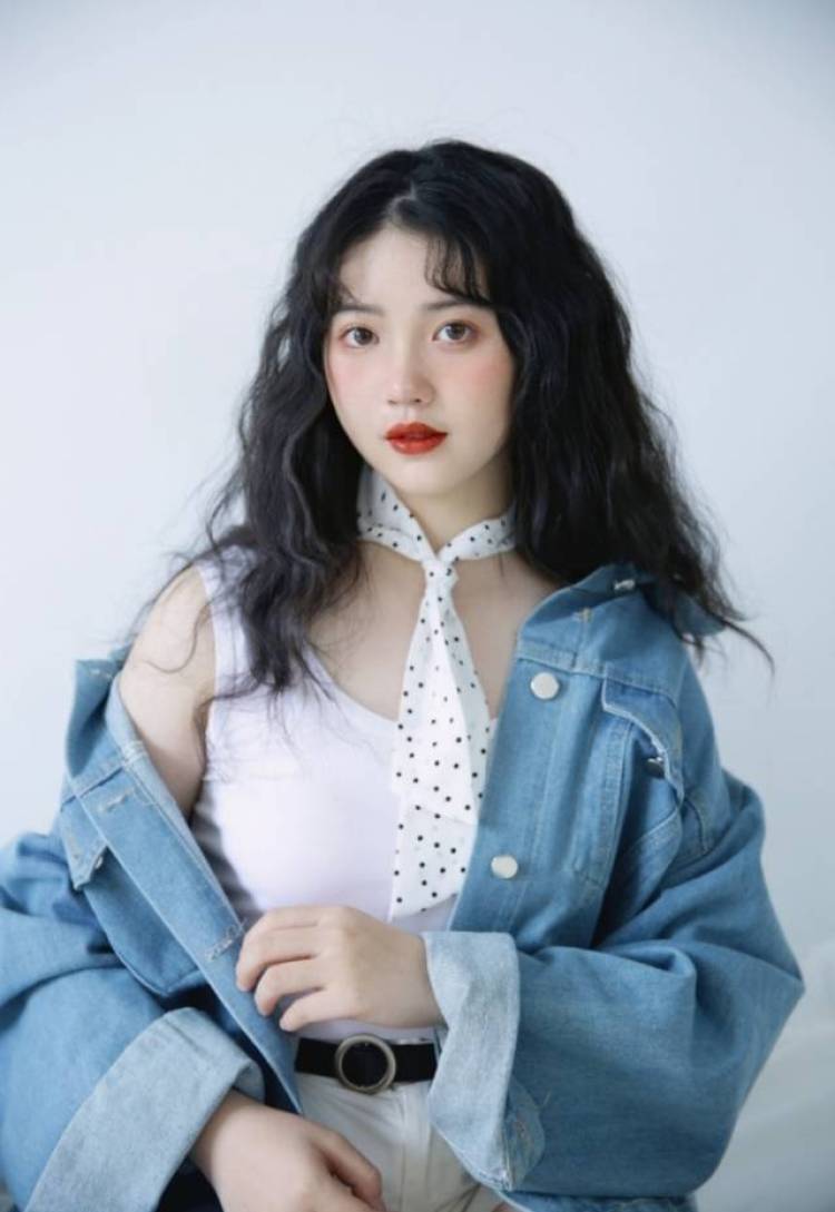 子逸-江西省·南昌市·南昌县--接服装寄拍、摄影约拍,会汉服妆造,有半年写真模特工作经验,身高160体重108,擅长少女风,欢迎大家找我合作呀