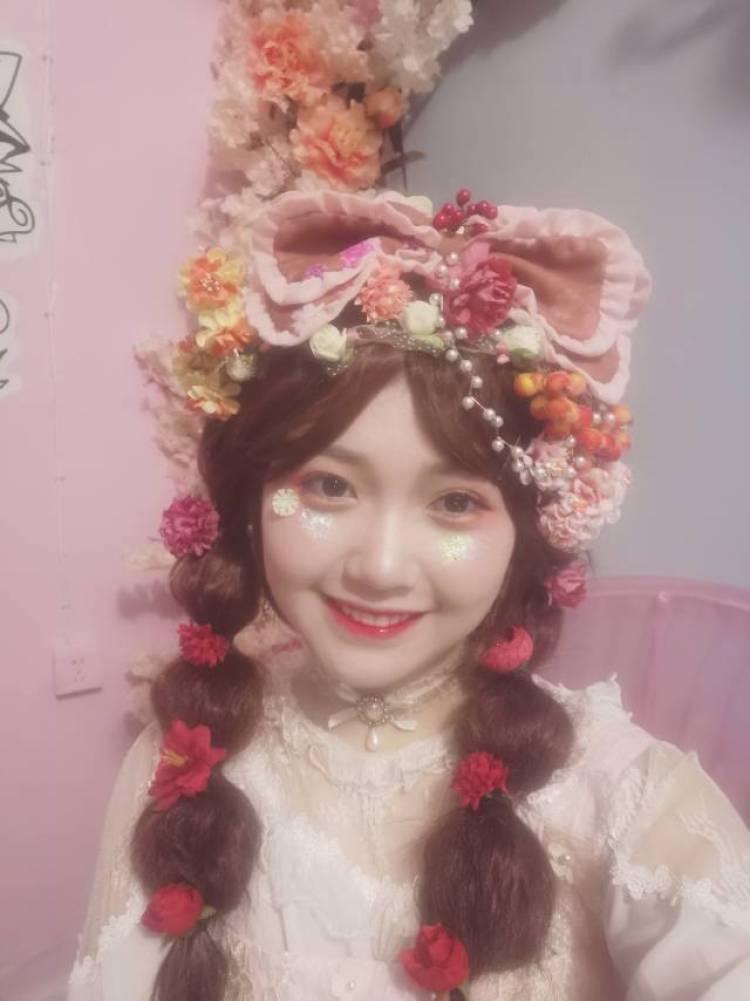 子逸-江西省·南昌市·南昌县--接服装寄拍、摄影约拍,会汉服妆造,有半年写真模特工作经验,身高160体重108,擅长少女风,欢迎大家找我合作呀