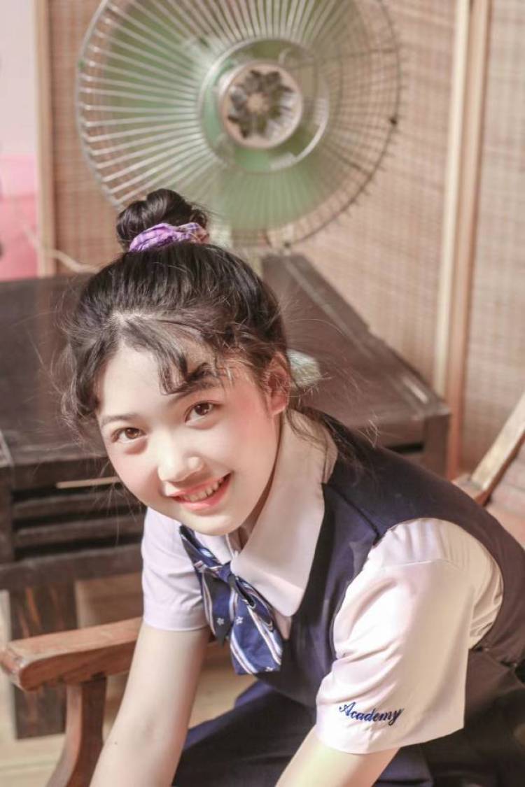 子逸-江西省·南昌市·南昌县--接服装寄拍、摄影约拍,会汉服妆造,有半年写真模特工作经验,身高160体重108,擅长少女风,欢迎大家找我合作呀