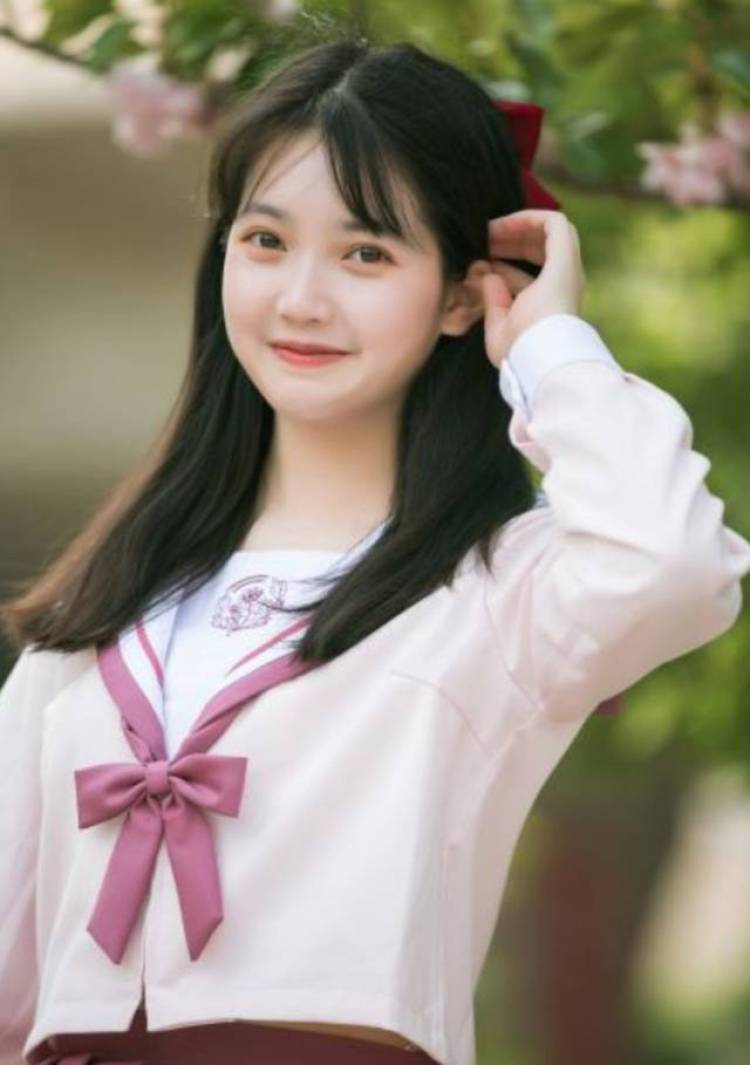 子逸-江西省·南昌市·南昌县--接服装寄拍、摄影约拍,会汉服妆造,有半年写真模特工作经验,身高160体重108,擅长少女风,欢迎大家找我合作呀