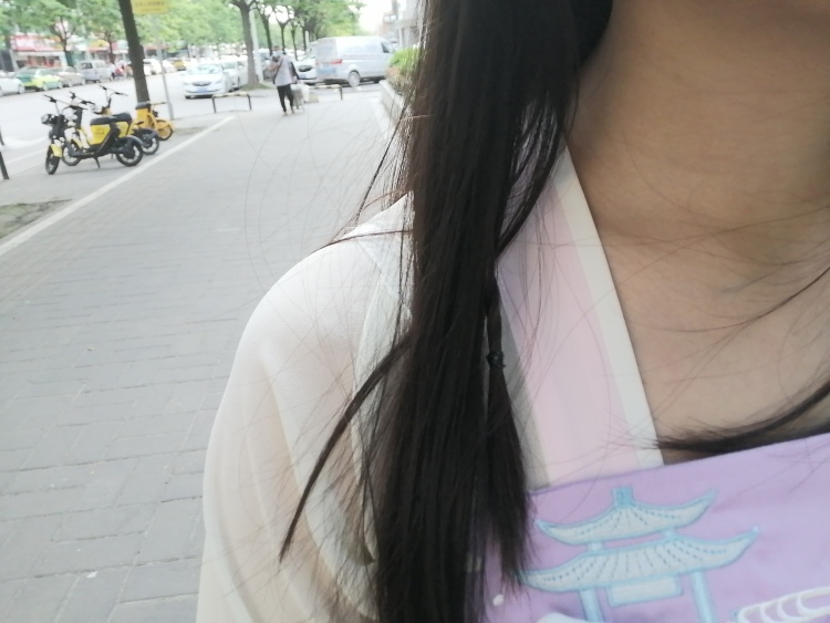 不能碰耳朵！-湖北省·孝感市·孝南区--接单拍图，美瞳 饰品，会P图 高质量作品，顺利完成商家要求， 服装化妆品都可！！