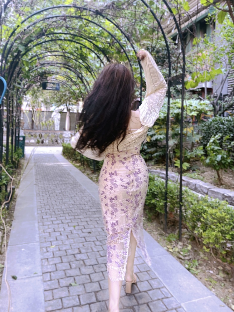蔚然-河南省·郑州市·中原区-微博 ***-寄拍包后期,服装,鞋子,饰品,零食,彩妆,美瞳。
开箱测评,软文推荐
出图快 质量高。
