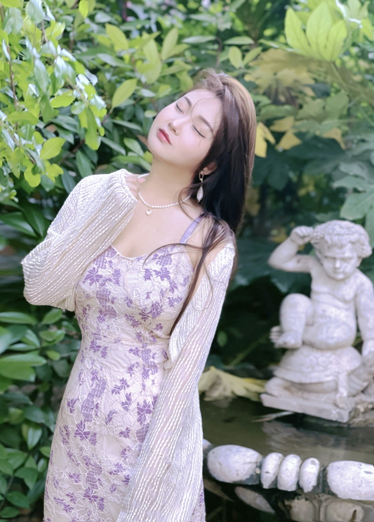 蔚然-河南省·郑州市·中原区-微博 ***-寄拍包后期,服装,鞋子,饰品,零食,彩妆,美瞳。
开箱测评,软文推荐
出图快 质量高。