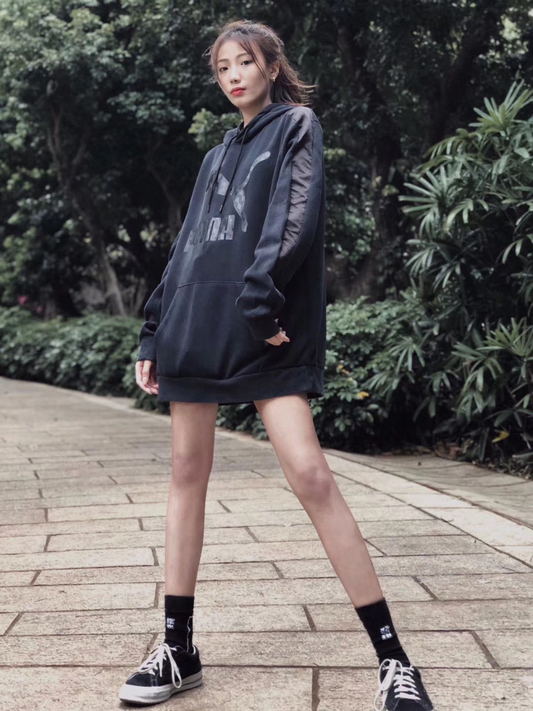 JIAYI-广东省·广州市·白云区--可接tb寄拍/买家秀
身高171 体重51kg
有过相关礼仪和模特经验
有化妆、p图技术基础
可尝试驾驭各种风格 费用可以协商