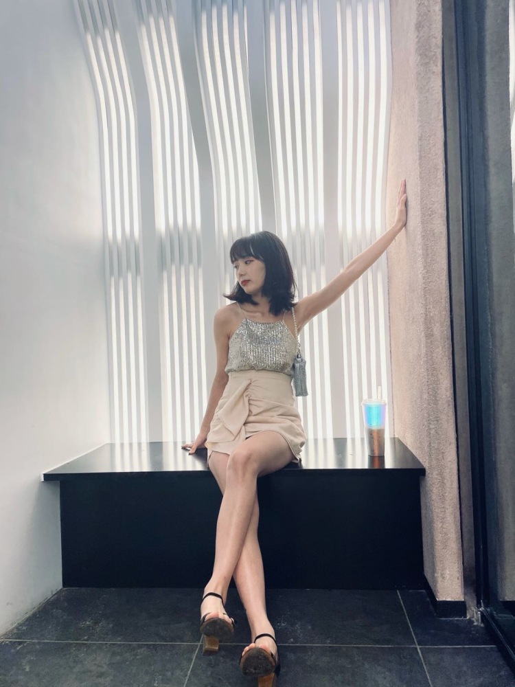wait-重庆市·重庆市·江北区-抖音，***，微博-重庆探店📷拍照打卡
摩洛哥洞穴风酒吧火锅！满足你所有！店门口一只倒扣的酒杯，艺术感十足。洞穴风视觉冲击力很强，一进去很有一个调酒吧台，很有酒吧的氛围，播放的全是酒吧的音乐。