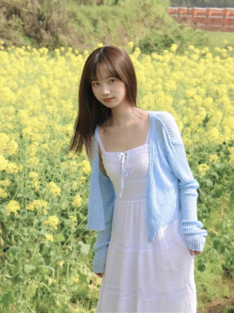 甜甜-湖南省·怀化市·辰溪县-抖音，***-99年美少女，长相甜美，性格可人
接:买家秀，开箱，测评，种草