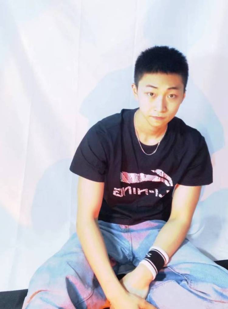 舔狗one🐶-江西省·南昌市·西湖区-微博-可接短视频拍摄，vlog拍摄，寄拍，等等，具体和详谈，各种品类，各种类型都可以，看你需要什么