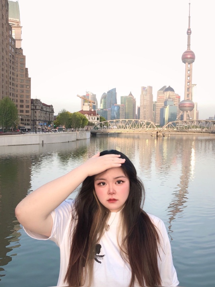 明天一定减肥-上海市·上海市·浦东新区--大家好！
擅长文案
网红探店打卡、展会活动、好物推荐、视频开箱、淘宝买家秀均接
艺名：肉肉
身份：高中生
年龄：21
身高：178CM
体重：80KG
微信好友4000+
坐标：上海市·上海市·浦东新