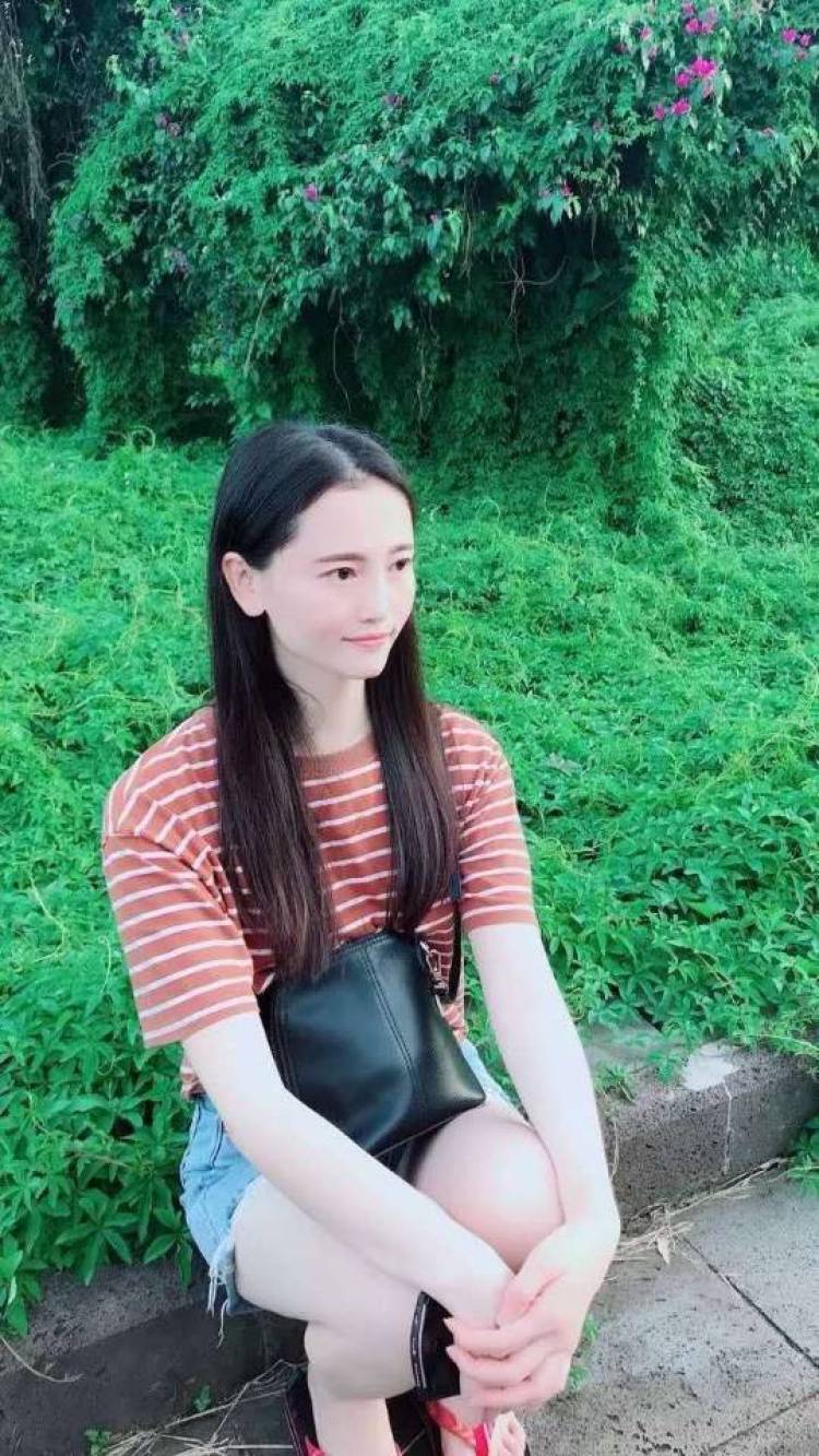 暖暖-湖北省·咸宁市·赤壁市-***、淘宝-新手小白,热爱拍照,可接寄拍 网拍 买家秀,请大家多多关照,我会加油的!