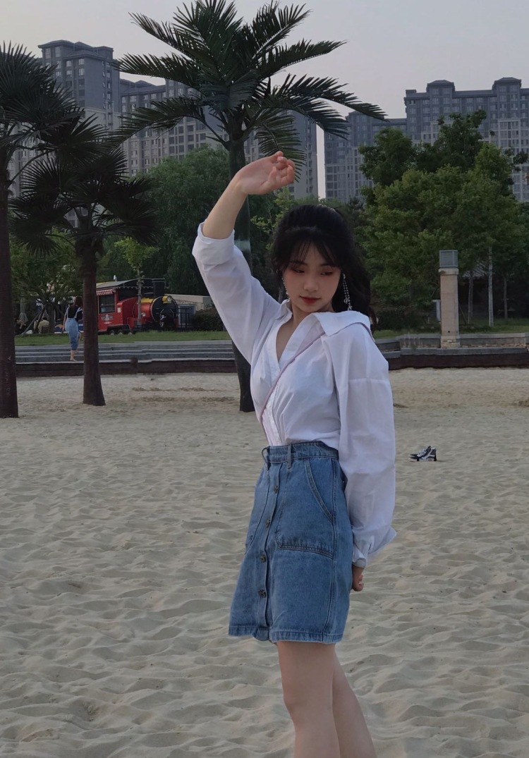 04.09-河南省·开封市·鼓楼区-快手 抖音 ***-我是舞蹈生目前上高中，18岁
体重95
身高163
tb买家秀，***日常分享
服装，首饰，美妆护肤产品
寄拍，送拍都可
会拍照，会p图