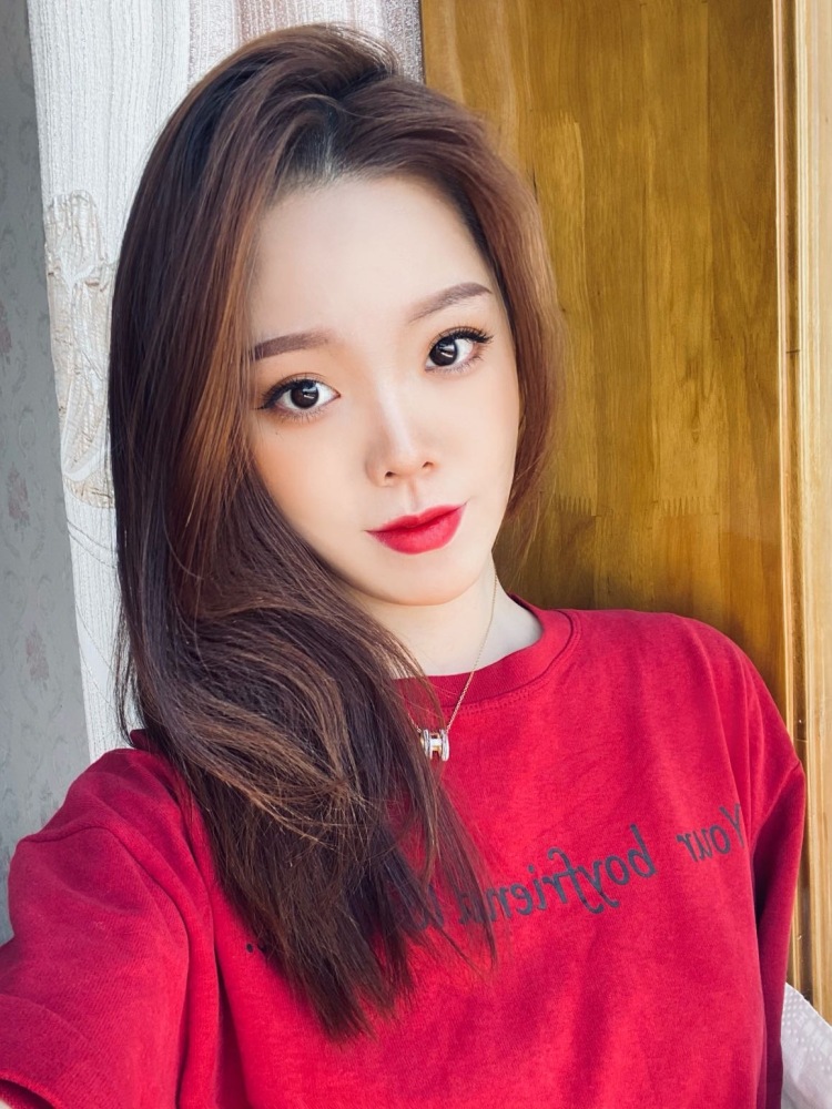 ʚ🐻ྀིɞ-黑龙江省·齐齐哈尔市·拜泉县--各位商家好！
接买家秀、寄拍、会p做个兼职，可以考虑长期合作
年龄：22
身高：164CM
体重：44kg