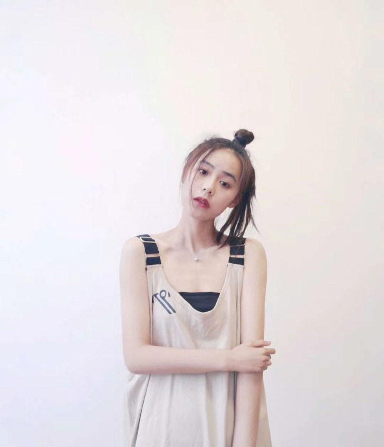 小楠-浙江省·杭州市·余杭区- -168cm 50kg，美图秀秀有1w+粉丝，有拍图经验，可接买家秀，寄拍服装饰品鞋子都可，配合度高！